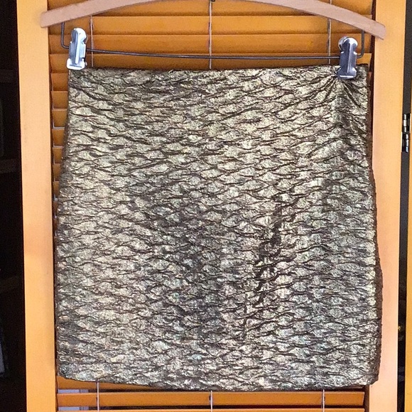 BCBG gold mini skirt - Picture 3 of 4